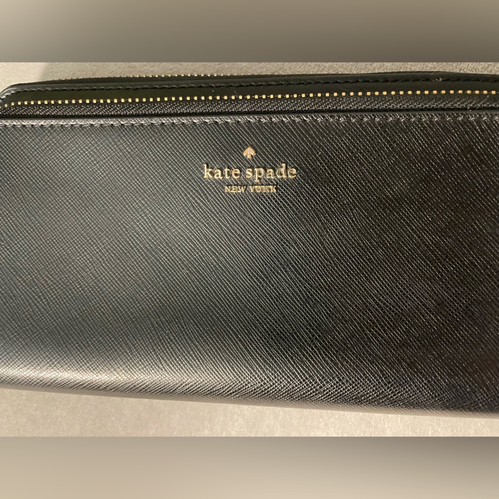 Black Kate Spade Wristlet